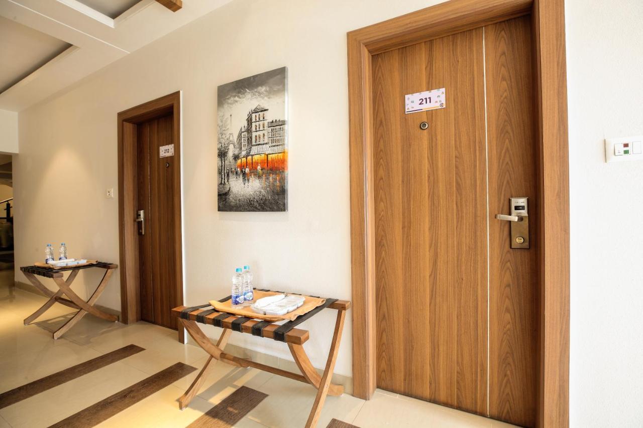 Click Hotel Nashik Exterior foto