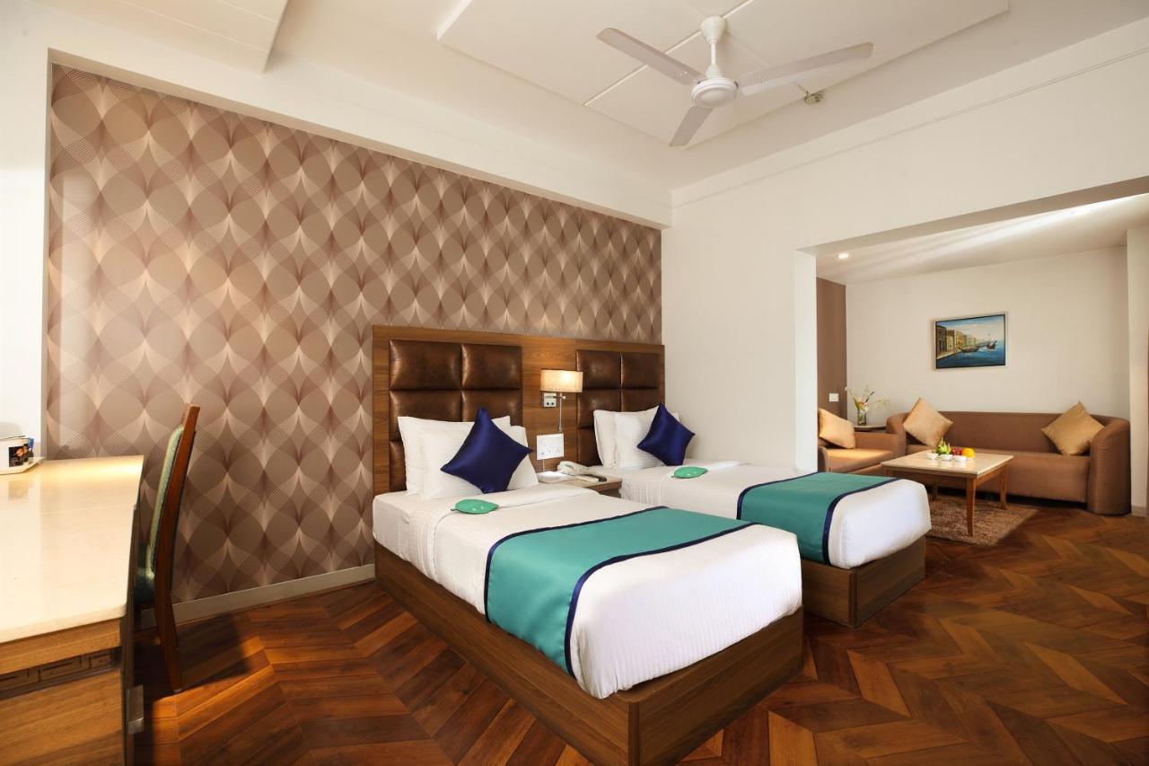 Click Hotel Nashik Exterior foto