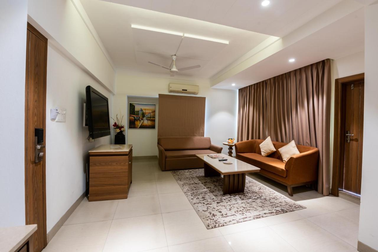 Click Hotel Nashik Exterior foto